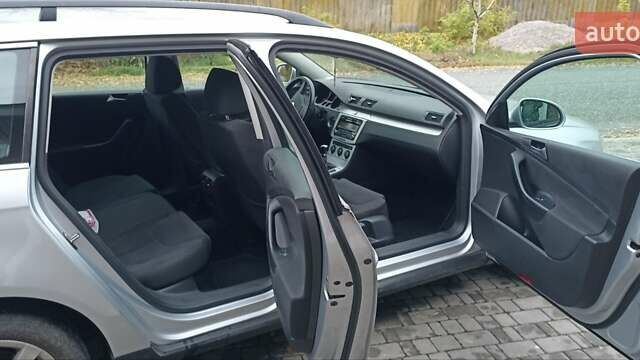 Серый Фольксваген Пассат, объемом двигателя 1.8 л и пробегом 220 тыс. км за 6300 $, фото 4 на Automoto.ua