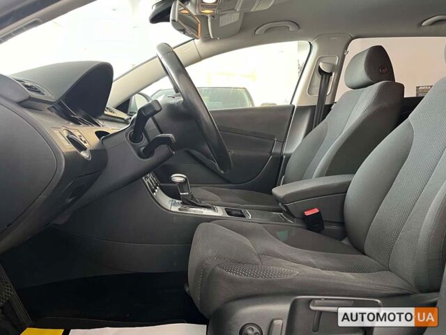 Серый Фольксваген Пассат, объемом двигателя 2 л и пробегом 219 тыс. км за 7900 $, фото 10 на Automoto.ua