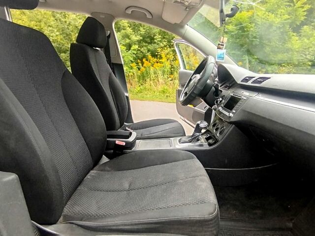 Серый Фольксваген Пассат, объемом двигателя 2 л и пробегом 269 тыс. км за 6000 $, фото 5 на Automoto.ua