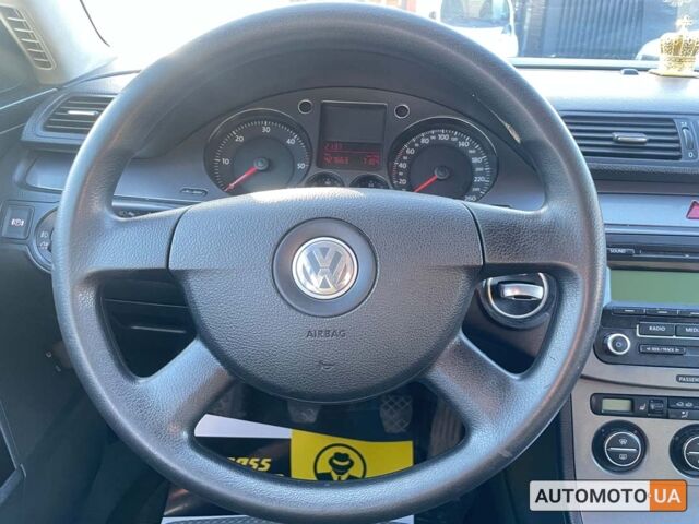 Серый Фольксваген Пассат, объемом двигателя 1.9 л и пробегом 420 тыс. км за 5499 $, фото 14 на Automoto.ua