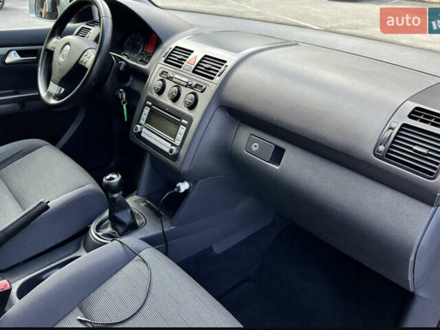 Сірий Фольксваген Пассат, об'ємом двигуна 1.8 л та пробігом 199 тис. км за 7500 $, фото 14 на Automoto.ua