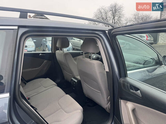 Серый Фольксваген Пассат, объемом двигателя 1.6 л и пробегом 243 тыс. км за 6450 $, фото 33 на Automoto.ua