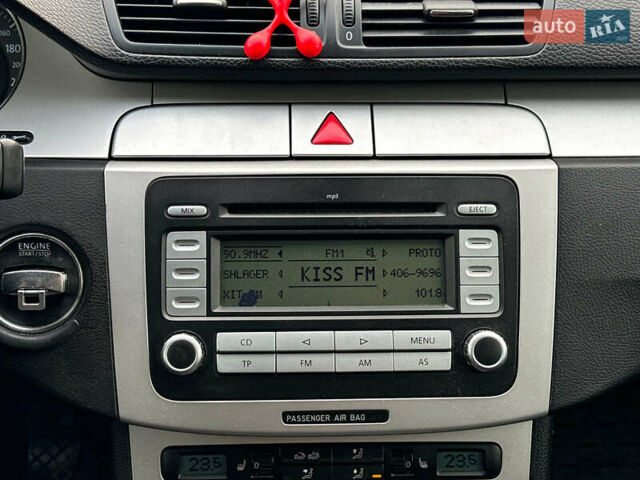 Серый Фольксваген Пассат, объемом двигателя 1.8 л и пробегом 292 тыс. км за 8740 $, фото 26 на Automoto.ua