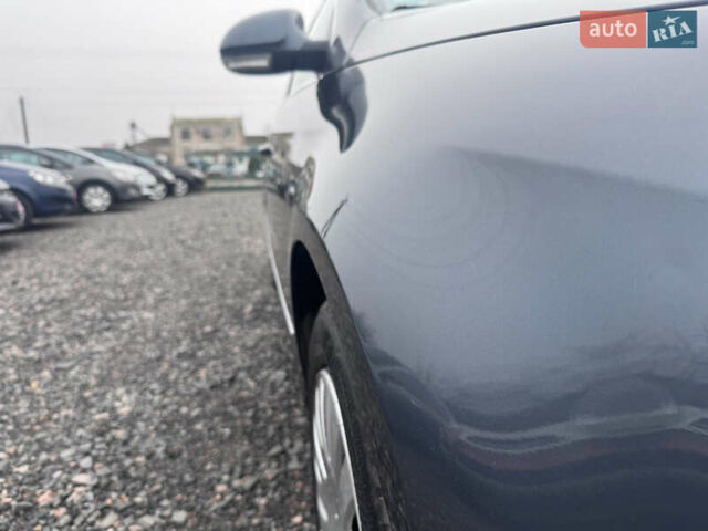 Серый Фольксваген Пассат, объемом двигателя 1.6 л и пробегом 243 тыс. км за 6450 $, фото 9 на Automoto.ua