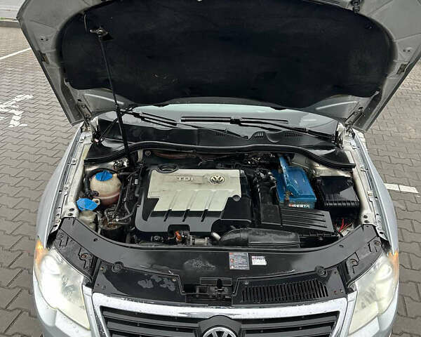 Сірий Фольксваген Пассат, об'ємом двигуна 1.97 л та пробігом 320 тис. км за 5700 $, фото 15 на Automoto.ua