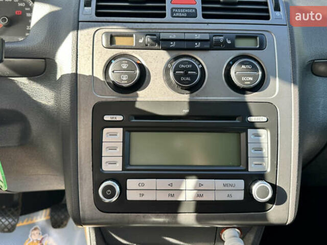 Сірий Фольксваген Пассат, об'ємом двигуна 1.8 л та пробігом 199 тис. км за 7500 $, фото 10 на Automoto.ua