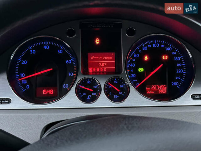 Серый Фольксваген Пассат, объемом двигателя 1.8 л и пробегом 227 тыс. км за 7450 $, фото 34 на Automoto.ua