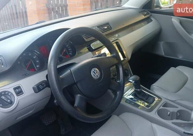 Серый Фольксваген Пассат, объемом двигателя 2 л и пробегом 235 тыс. км за 7000 $, фото 3 на Automoto.ua