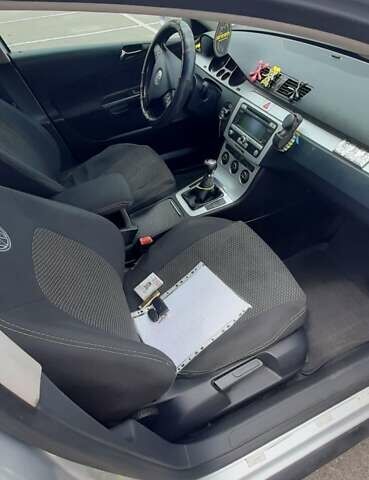 Серый Фольксваген Пассат, объемом двигателя 1.97 л и пробегом 349 тыс. км за 7200 $, фото 4 на Automoto.ua