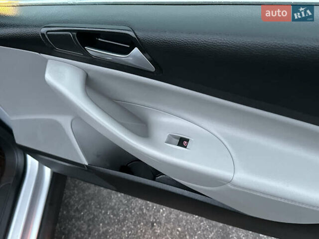 Серый Фольксваген Пассат, объемом двигателя 1.8 л и пробегом 227 тыс. км за 7450 $, фото 51 на Automoto.ua