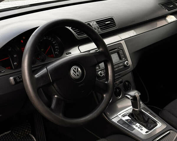 Серый Фольксваген Пассат, объемом двигателя 1.97 л и пробегом 349 тыс. км за 4850 $, фото 29 на Automoto.ua