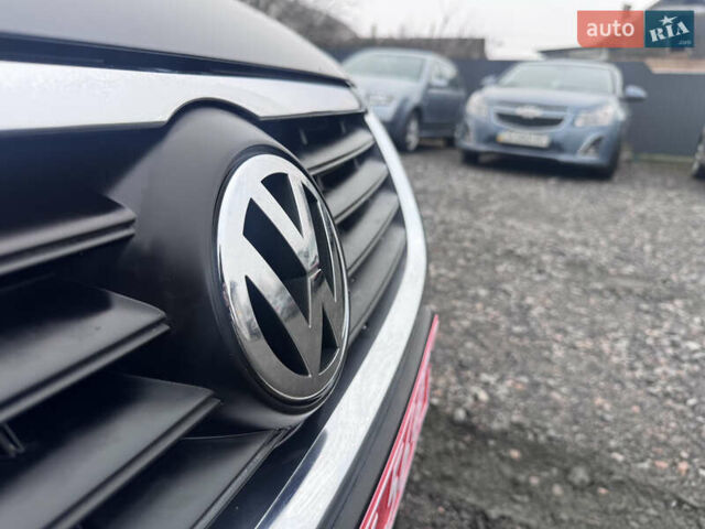 Серый Фольксваген Пассат, объемом двигателя 1.6 л и пробегом 243 тыс. км за 6450 $, фото 41 на Automoto.ua