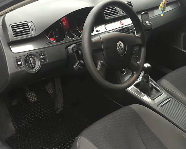 Серый Фольксваген Пассат, объемом двигателя 2 л и пробегом 278 тыс. км за 6250 $, фото 9 на Automoto.ua