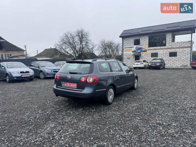 Серый Фольксваген Пассат, объемом двигателя 1.6 л и пробегом 243 тыс. км за 6450 $, фото 15 на Automoto.ua