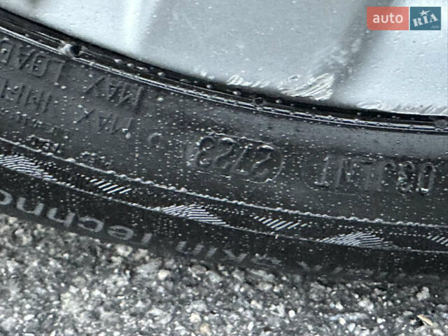 Серый Фольксваген Пассат, объемом двигателя 1.8 л и пробегом 227 тыс. км за 7450 $, фото 8 на Automoto.ua