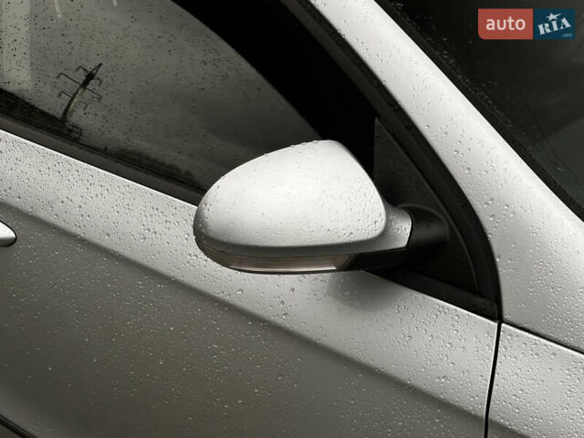 Серый Фольксваген Пассат, объемом двигателя 1.97 л и пробегом 349 тыс. км за 4850 $, фото 18 на Automoto.ua