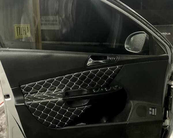 Сірий Фольксваген Пассат, об'ємом двигуна 1.97 л та пробігом 390 тис. км за 5000 $, фото 12 на Automoto.ua