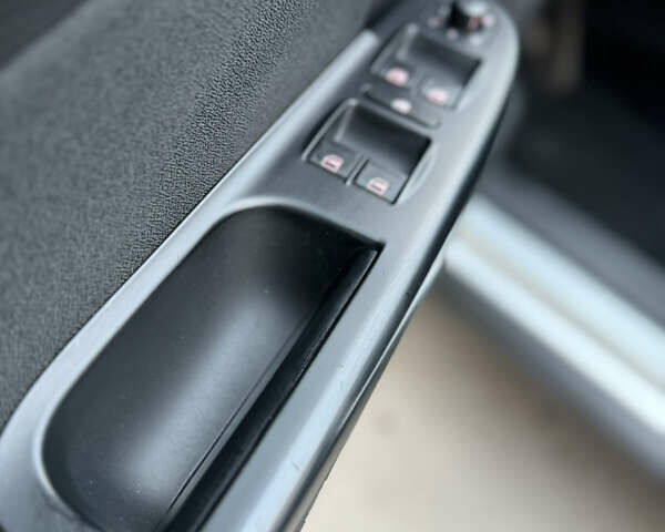 Серый Фольксваген Пассат, объемом двигателя 1.97 л и пробегом 286 тыс. км за 6750 $, фото 44 на Automoto.ua