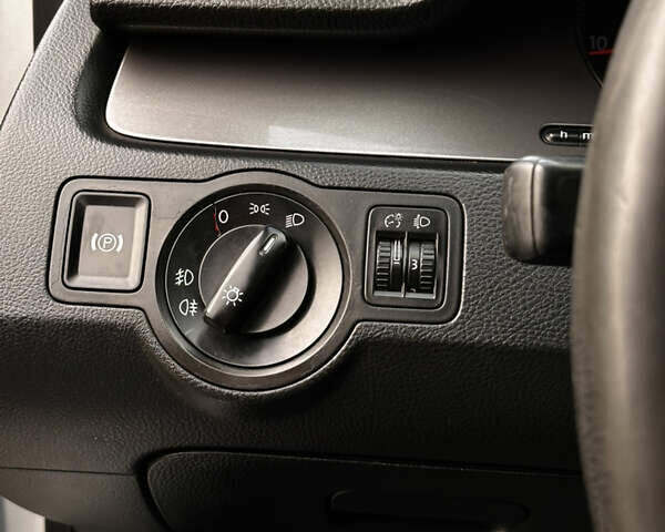 Серый Фольксваген Пассат, объемом двигателя 1.97 л и пробегом 349 тыс. км за 4850 $, фото 35 на Automoto.ua