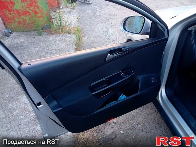 Серый Фольксваген Пассат, объемом двигателя 2 л и пробегом 275 тыс. км за 6000 $, фото 6 на Automoto.ua