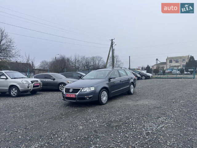 Серый Фольксваген Пассат, объемом двигателя 1.6 л и пробегом 243 тыс. км за 6450 $, фото 5 на Automoto.ua