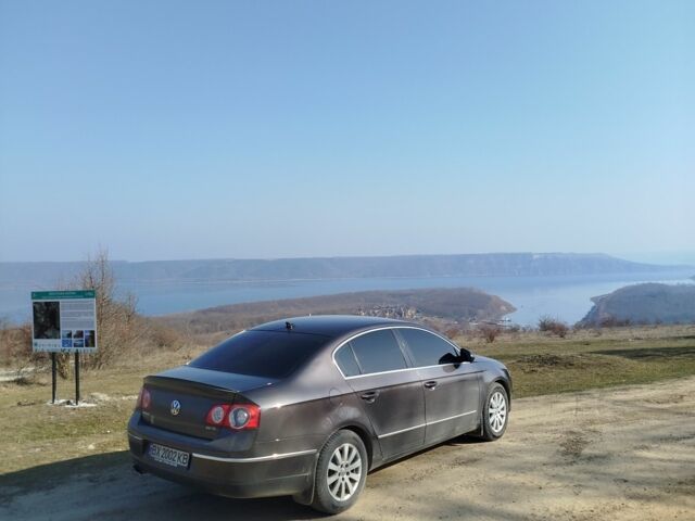 Серый Фольксваген Пассат, объемом двигателя 2 л и пробегом 315 тыс. км за 7000 $, фото 3 на Automoto.ua