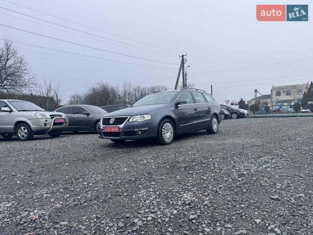 Серый Фольксваген Пассат, объемом двигателя 1.6 л и пробегом 243 тыс. км за 6450 $, фото 4 на Automoto.ua