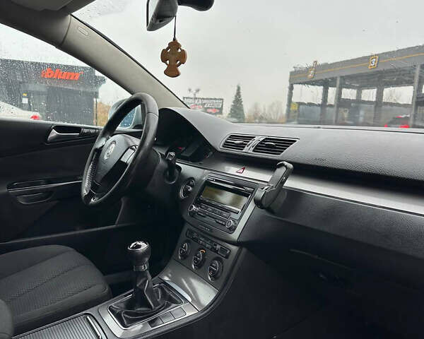 Сірий Фольксваген Пассат, об'ємом двигуна 1.97 л та пробігом 320 тис. км за 5700 $, фото 14 на Automoto.ua
