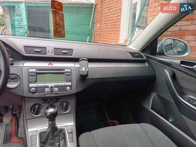 Сірий Фольксваген Пассат, об'ємом двигуна 1.9 л та пробігом 273 тис. км за 5999 $, фото 25 на Automoto.ua