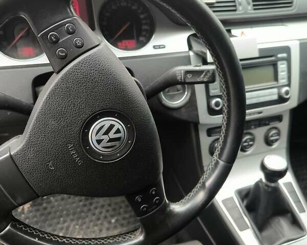 Сірий Фольксваген Пассат, об'ємом двигуна 1.97 л та пробігом 273 тис. км за 7100 $, фото 1 на Automoto.ua