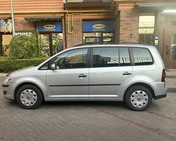 Сірий Фольксваген Пассат, об'ємом двигуна 1.8 л та пробігом 199 тис. км за 7500 $, фото 17 на Automoto.ua