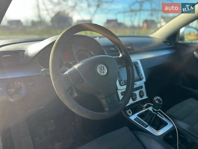 Сірий Фольксваген Пассат, об'ємом двигуна 1.8 л та пробігом 311 тис. км за 6500 $, фото 10 на Automoto.ua