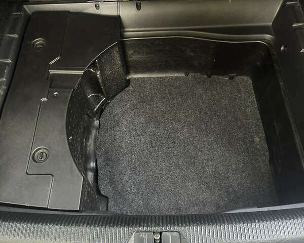 Серый Фольксваген Пассат, объемом двигателя 1.97 л и пробегом 330 тыс. км за 7499 $, фото 20 на Automoto.ua