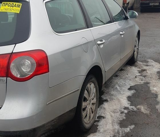 Сірий Фольксваген Пассат, об'ємом двигуна 2 л та пробігом 280 тис. км за 3850 $, фото 1 на Automoto.ua