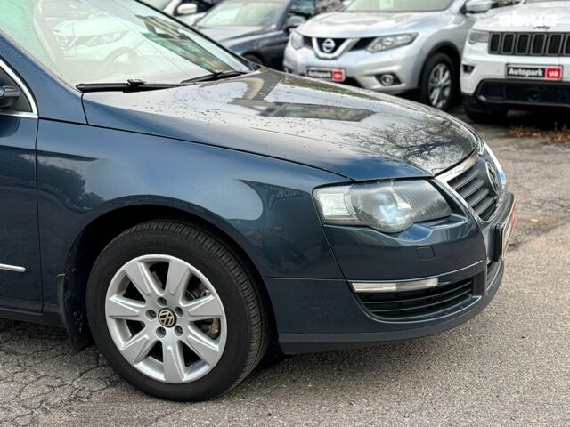 Серый Фольксваген Пассат, объемом двигателя 1.8 л и пробегом 292 тыс. км за 8740 $, фото 3 на Automoto.ua