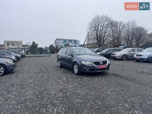 Серый Фольксваген Пассат, объемом двигателя 1.6 л и пробегом 243 тыс. км за 6450 $, фото 7 на Automoto.ua