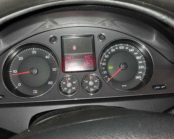 Серый Фольксваген Пассат, объемом двигателя 2 л и пробегом 311 тыс. км за 6999 $, фото 26 на Automoto.ua