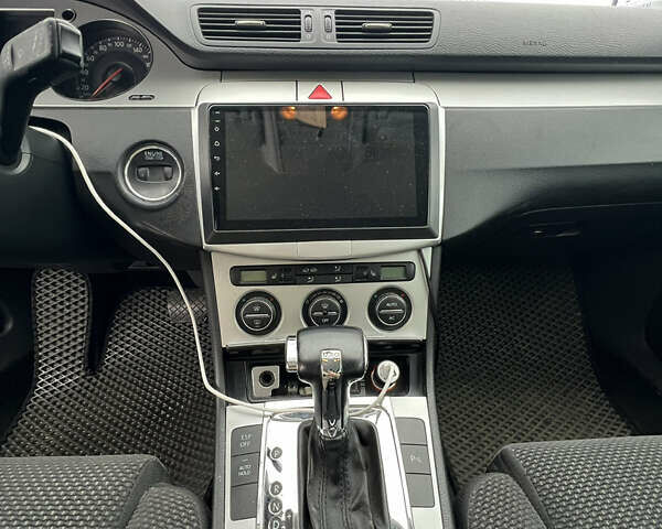 Серый Фольксваген Пассат, объемом двигателя 1.97 л и пробегом 322 тыс. км за 7100 $, фото 9 на Automoto.ua