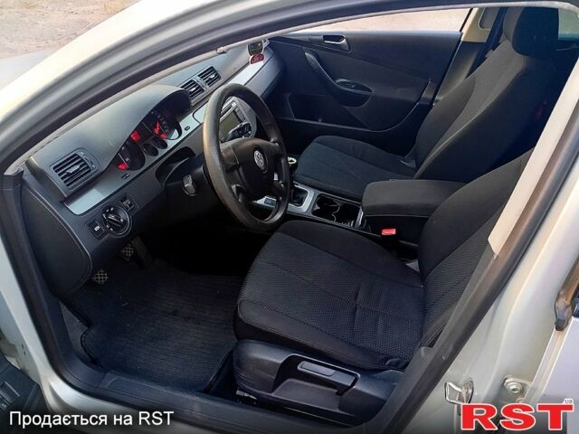 Серый Фольксваген Пассат, объемом двигателя 2 л и пробегом 275 тыс. км за 6000 $, фото 4 на Automoto.ua