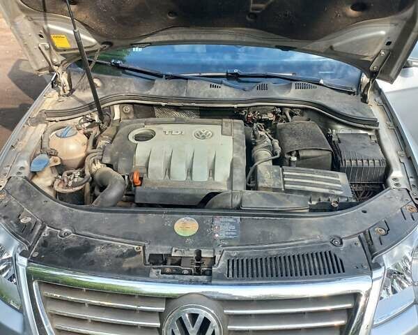 Серый Фольксваген Пассат, объемом двигателя 1.9 л и пробегом 397 тыс. км за 6500 $, фото 7 на Automoto.ua