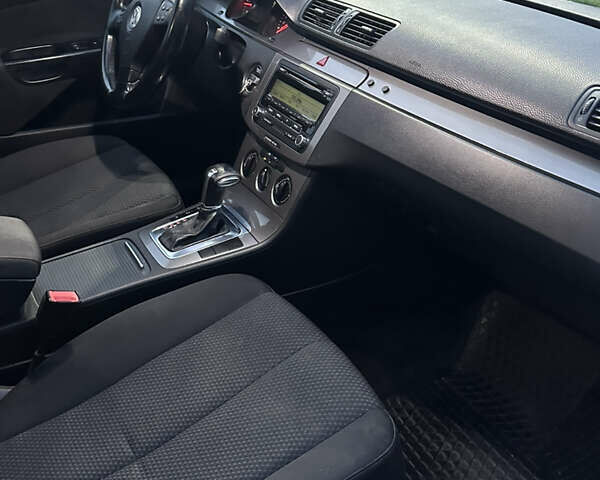 Серый Фольксваген Пассат, объемом двигателя 1.97 л и пробегом 270 тыс. км за 7000 $, фото 8 на Automoto.ua