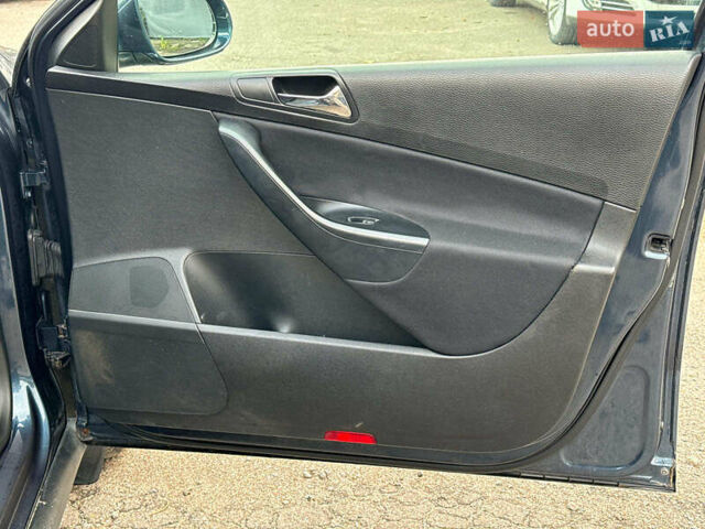 Серый Фольксваген Пассат, объемом двигателя 1.8 л и пробегом 292 тыс. км за 8740 $, фото 20 на Automoto.ua