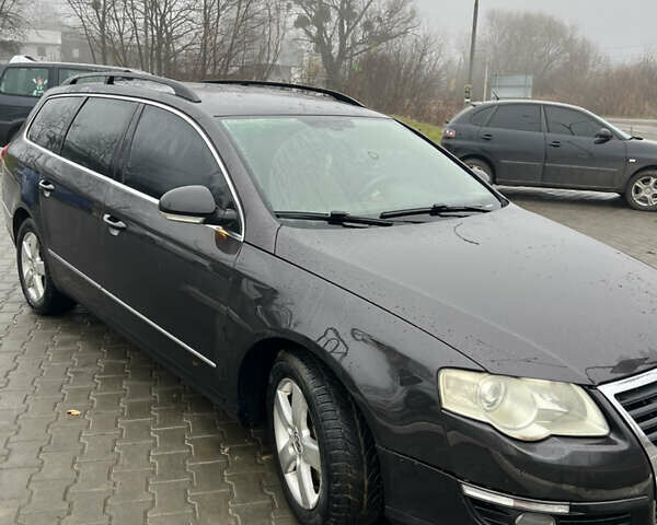 Серый Фольксваген Пассат, объемом двигателя 1.9 л и пробегом 305 тыс. км за 6600 $, фото 1 на Automoto.ua