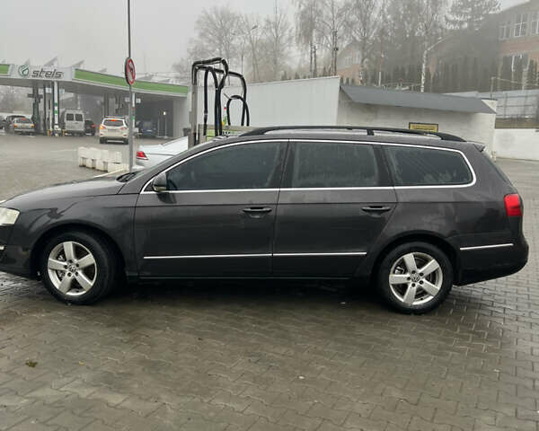 Серый Фольксваген Пассат, объемом двигателя 1.9 л и пробегом 305 тыс. км за 6600 $, фото 5 на Automoto.ua