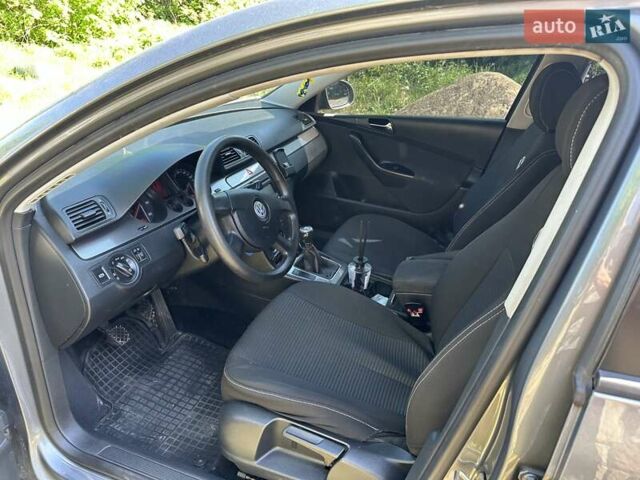 Сірий Фольксваген Пассат, об'ємом двигуна 1.97 л та пробігом 292 тис. км за 6300 $, фото 3 на Automoto.ua