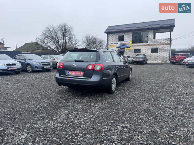 Серый Фольксваген Пассат, объемом двигателя 1.6 л и пробегом 243 тыс. км за 6450 $, фото 13 на Automoto.ua