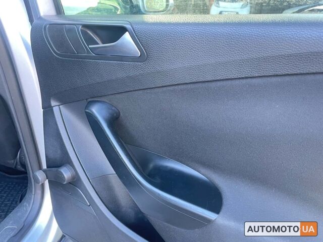 Серый Фольксваген Пассат, объемом двигателя 1.9 л и пробегом 420 тыс. км за 5499 $, фото 19 на Automoto.ua