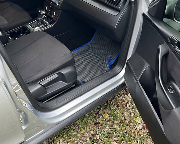 Серый Фольксваген Пассат, объемом двигателя 1.97 л и пробегом 250 тыс. км за 7800 $, фото 10 на Automoto.ua