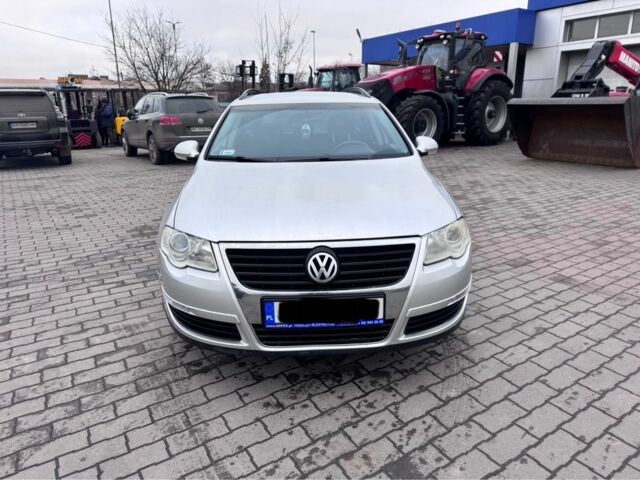 Серый Фольксваген Пассат, объемом двигателя 1.6 л и пробегом 261 тыс. км за 2299 $, фото 1 на Automoto.ua