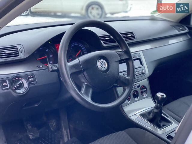 Серый Фольксваген Пассат, объемом двигателя 2 л и пробегом 243 тыс. км за 5650 $, фото 44 на Automoto.ua